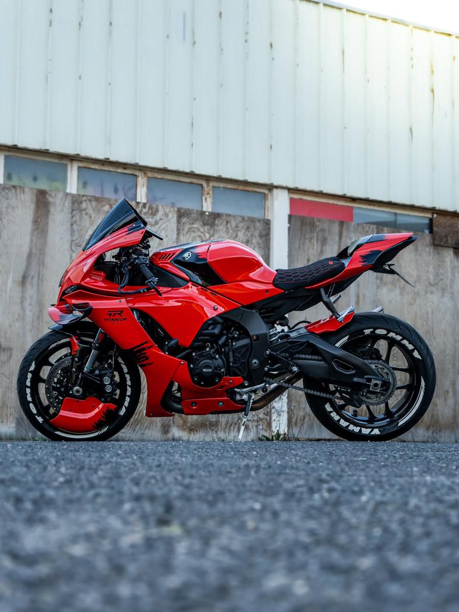 Yamaha R1 · Racing