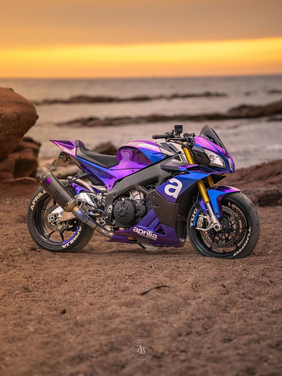 Aprilia RSV4 · Sunset
