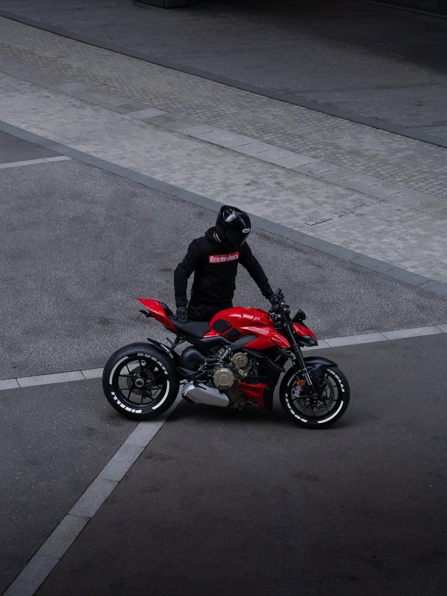 Ducati Streetfighter V4